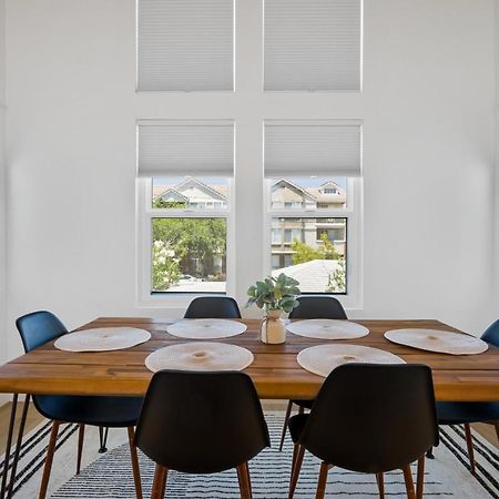 Chic Uptown Phoenix Home - Pool Table & Perfect Location エクステリア 写真