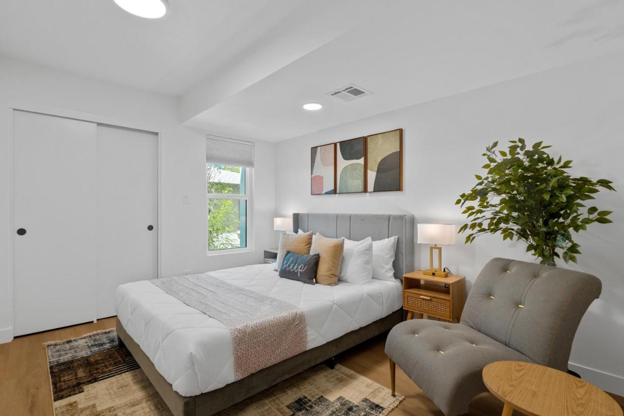Chic Uptown Phoenix Home - Pool Table & Perfect Location エクステリア 写真