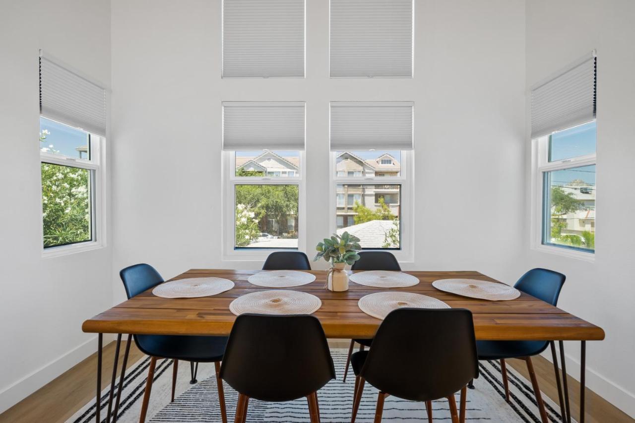 Chic Uptown Phoenix Home - Pool Table & Perfect Location エクステリア 写真